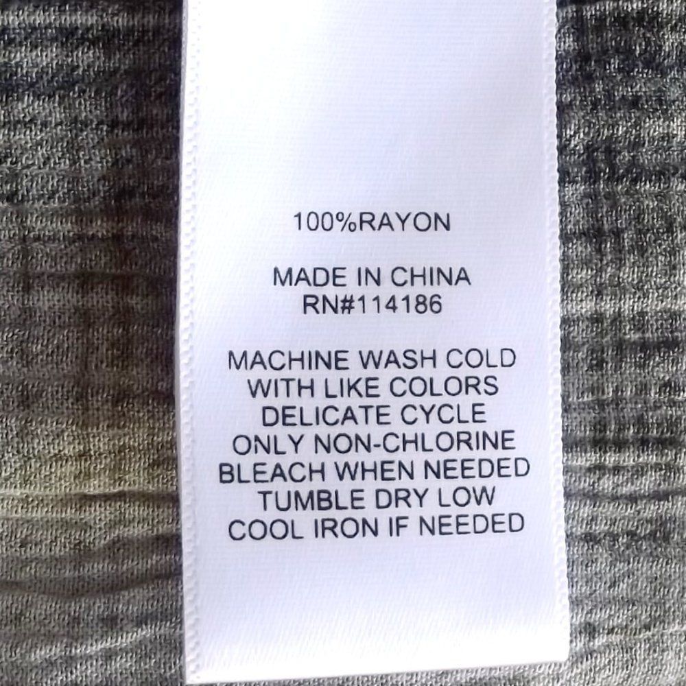 FRYE & CO Blouse, 2X, Green/Black Plaid, long sleeves, Pullover/Buttons, Rayon - Picture 11 of 11